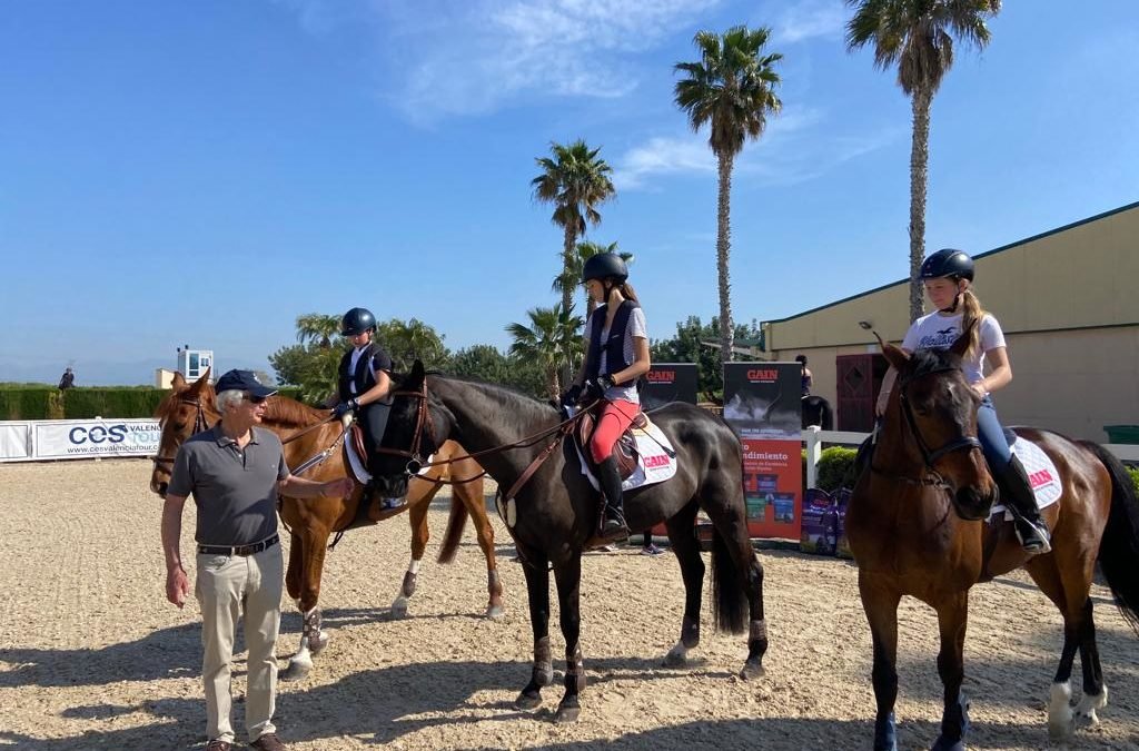 ÉXITO TOTAL EL CLINIC DE LUIS ÁLVAREZ CERVERA EN VALENCIA