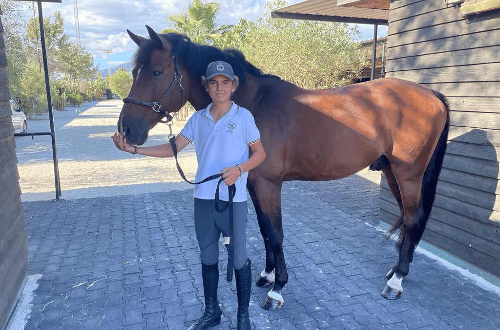 Oliver Lange incorpora nuevo caballo a su cuadra