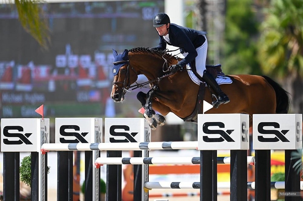 Michael Hughes y Calisto Blue vuelan lo más alto en el Gran Premio del CSI 2* en Oliva Nova
