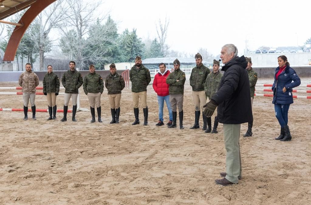 Exitoso clinic de Luis Álvarez Cervera en la Guardia Real