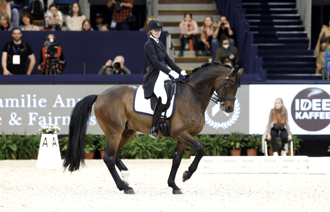 Alisa Glinka y Aachen, preparándose para la final de la Copa del Mundo de Omaha, ganan el Gran Premio CDI3* de Jerez