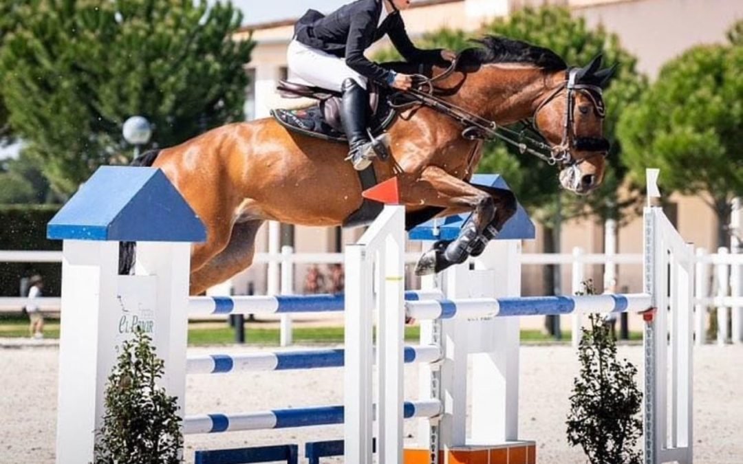 ¿Por qué se utilizan pantalones blancos en las competiciones ecuestres?