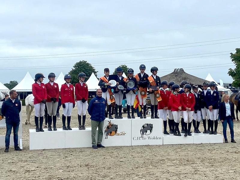 Equipo español de Children gana Copa de Naciones del CSIO de Zuidwolde