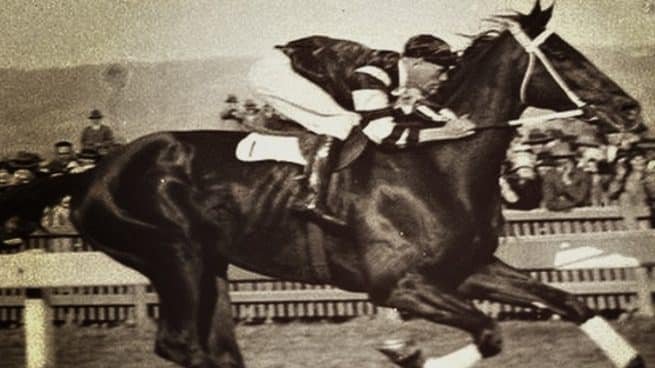 Frank Hayes, el jinete que ganó su primera carrera estando muerto