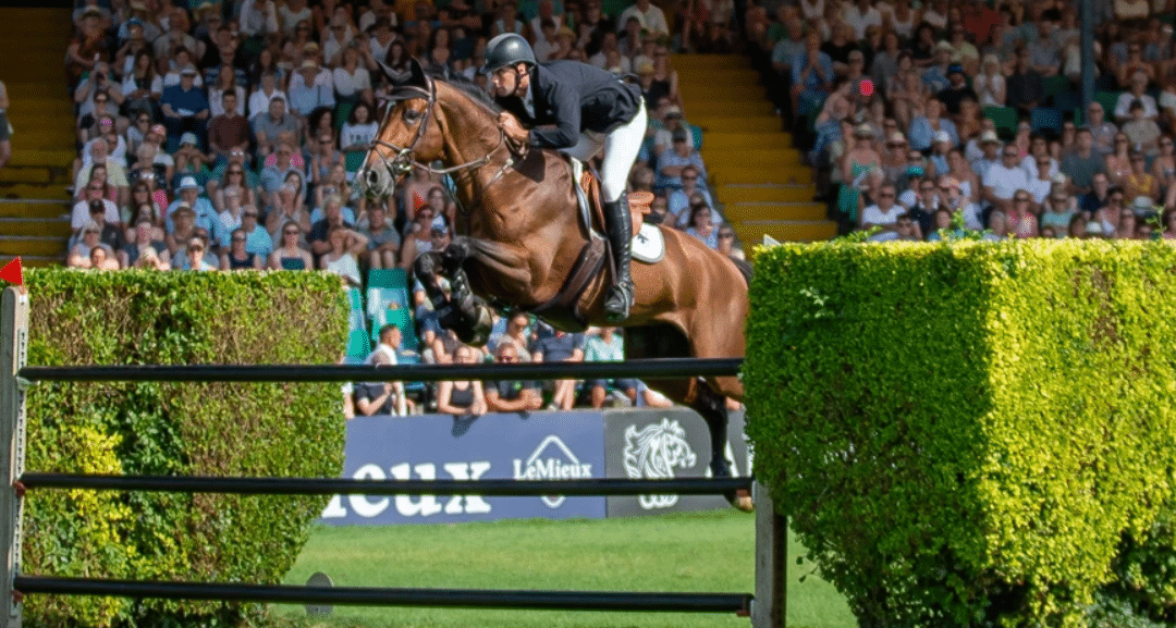 Magnífica victoria de David Sampson en el CSI4* Al Shira’aa Hickstead Derby