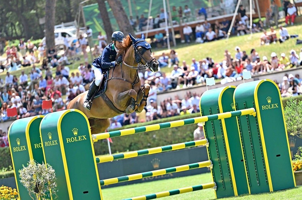 Denis Lynch conquista la prueba de clausura de 1,50 m del CSI5* Valkenswaard