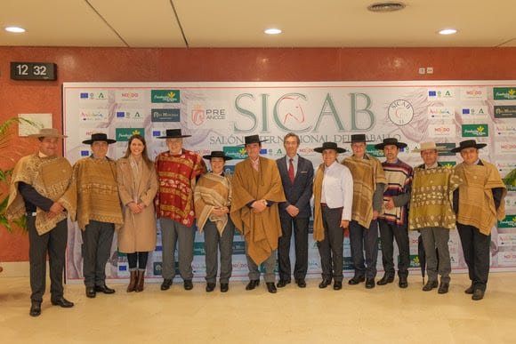 El alcalde de Sevilla visita SICAB 2023