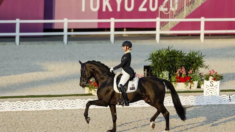 Simone Pearce termina su contrato con Thomas Ritzinger y emprende su propio camino