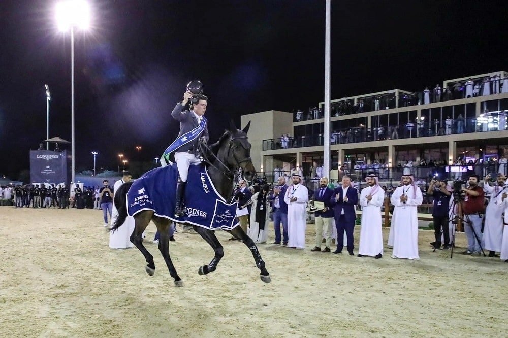 Michael Pender y HHS Calais se llevan el Gran Premio de la Copa del Mundo en Sharjah