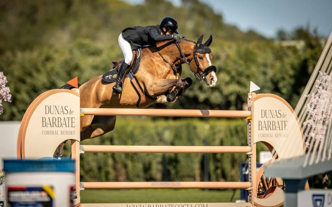 La gala Penélope Leprevost con ‘Texas’, flamante vencedora del Gran Premio Dunas de Barbate