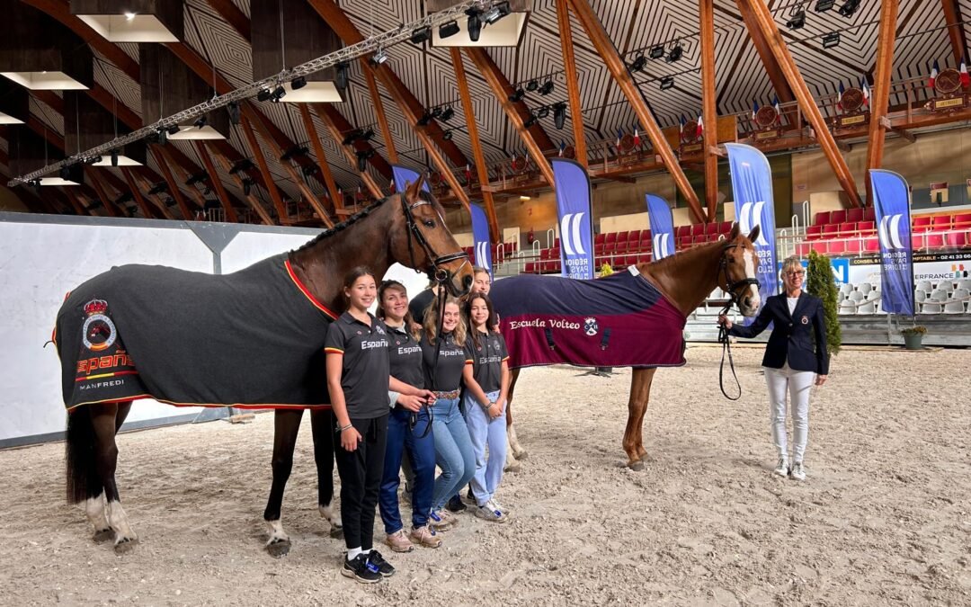 El Equipo La Gubia segundo en el CVI Saumur