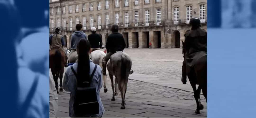 El Camino de Santiago reforzado por Guardias Civiles a caballo
