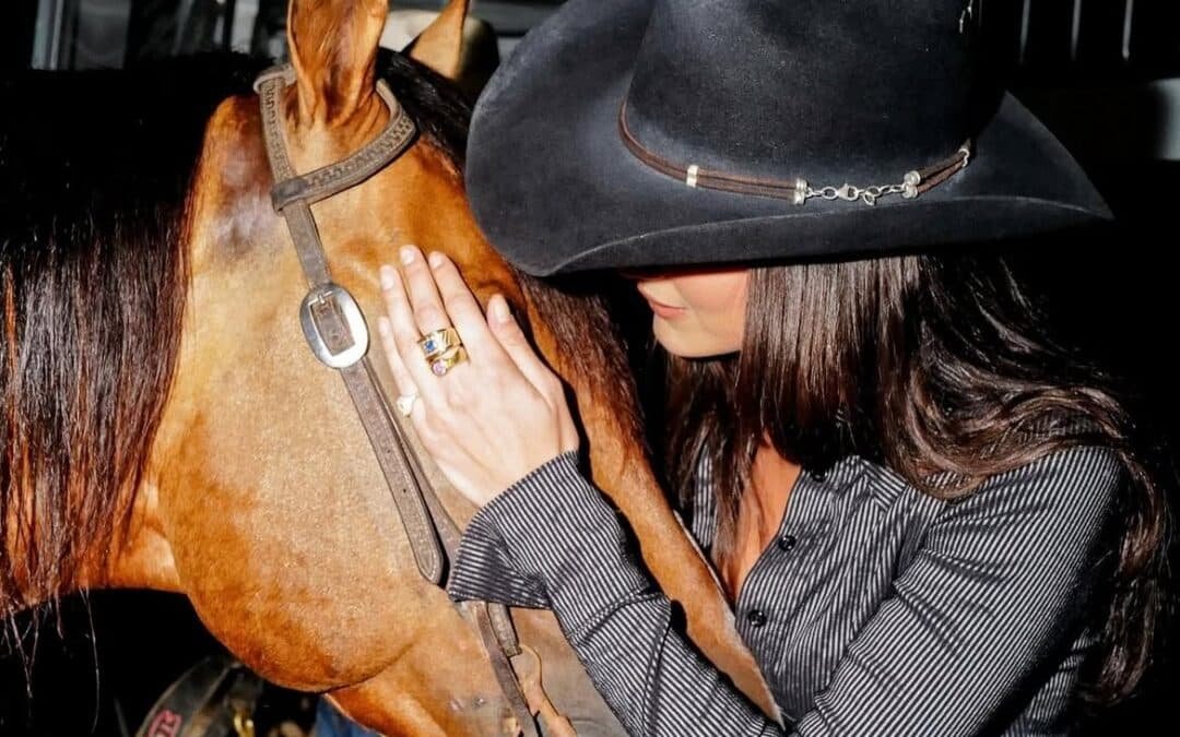 Bella Hadid apuesta no solo por la moda, sino por el mundo ecuestre también