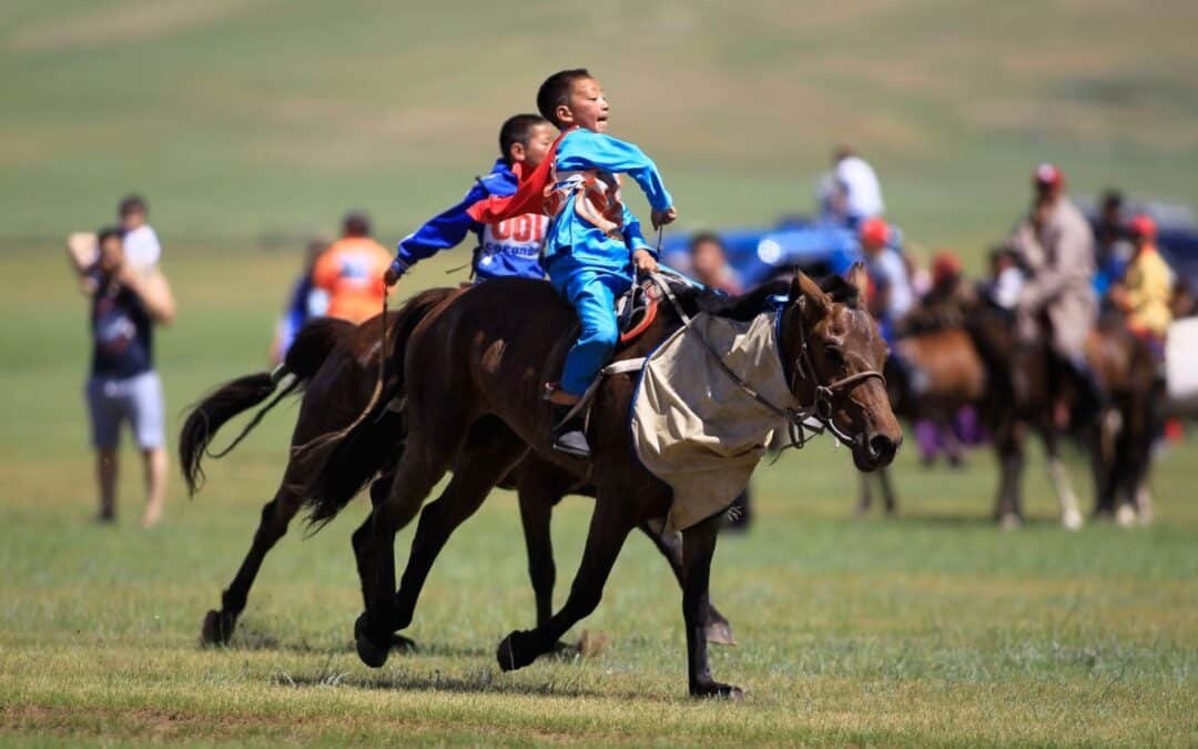 En Mongolia aprenden a montar a caballo antes que a caminar
