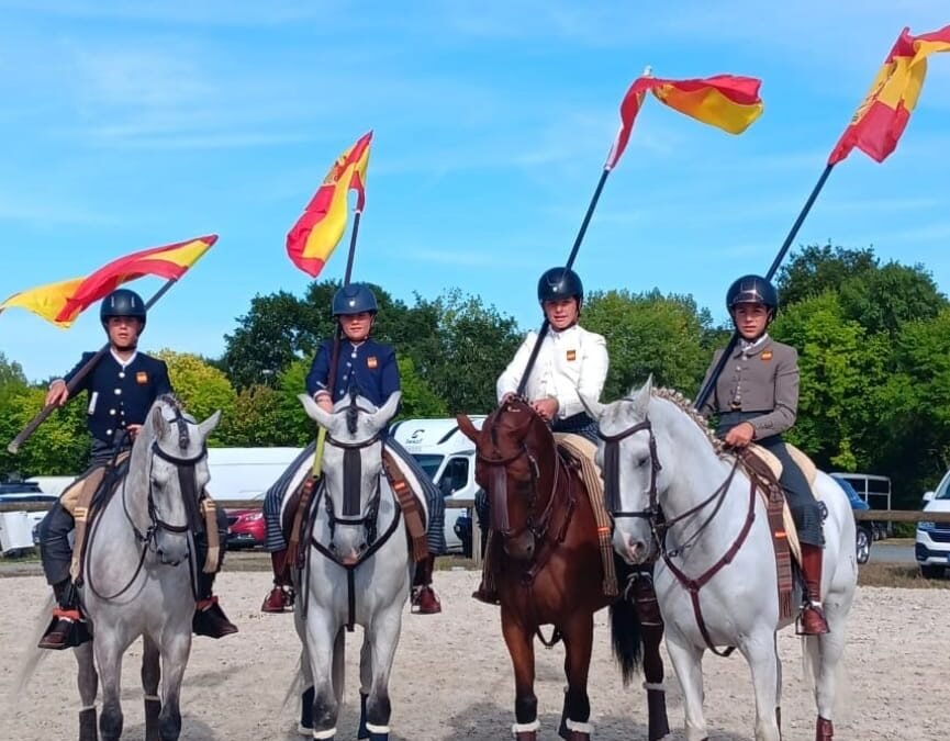 El equipo junior español rozó las medallas en el Europeo de Equitación de Trabajo