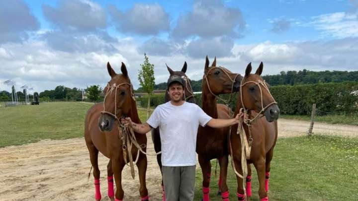 Juan Pablo Campetella, de una localidad de cien habitantes a groom por toda Europa