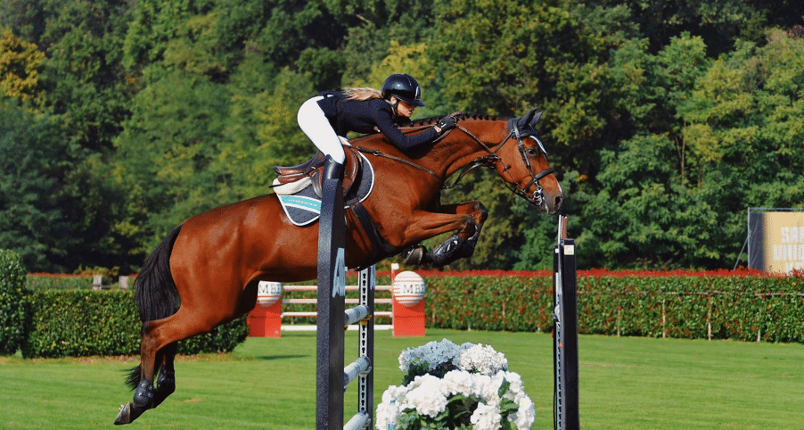 Carolina Villanueva: “Vivir y respirar caballos cada día ha sido una experiencia que me ha transformado”