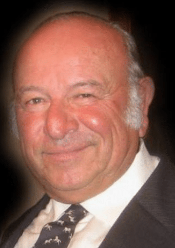 El consejero de Turismo y Andalucía Exterior descubre la escultura dedicada a la memoria del fundador de la Real Escuela, Álvaro Domecq Romero