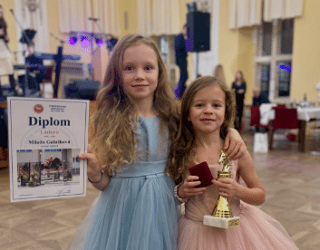 Galu Sisters Ride celebran el éxito de Mili en los Pony Awards